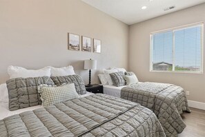 4 chambres, lit parapluie, Wi-Fi gratuit, draps fournis