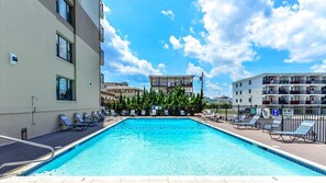 Pool - 🏖️ NEW LISTING! Renovations Complete 1 Bed Oceanfront Condo - Pool and Wifi🏖️ (Ocean City)