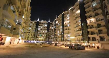 Private Suite with Full Kitchen-Walk to IIT Kanpur