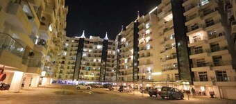 Private Suite with Full Kitchen-Walk to IIT Kanpur