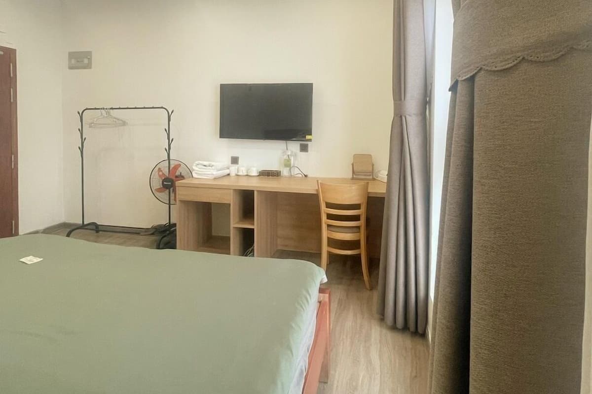 Standard dubbelrum för 1 person | Skrivbord, arbetsyta för laptop, mörkläggningsgardiner och ljudisolering