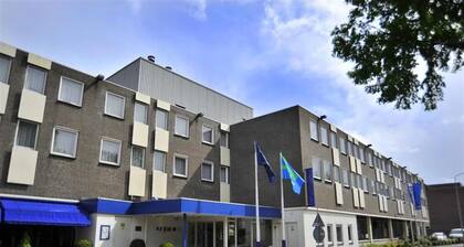 Discover Dutch Hospitality in the Heart of Weert! Onsite Dining and Parking!