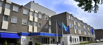 Peaceful Stay with Fast Access to Weerterbos! Onsite Dining and Parking!