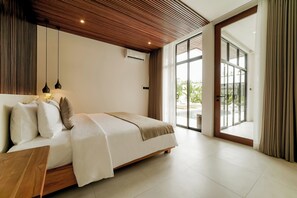 4 bedrooms, iron/ironing board, WiFi, bed sheets - 4-bedroom Baliwood villa in fabulous Bali, private pool, 5-min beach. (Bali)