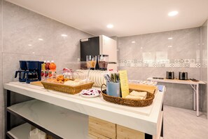 Free daily self-service breakfast  - Hotel Moon (Jeju City)