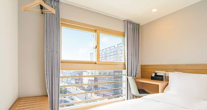 Hotel Moon