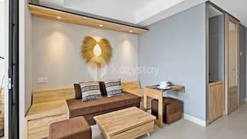 Apartment, 1 Bedroom, City View | Living area