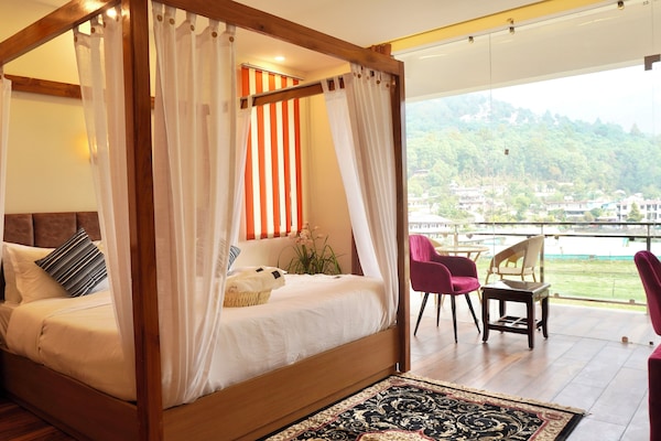 Luxury Stüdyo Süit, Balkon, Dağ Manzaralı | Masa, dizüstü bilgisayar çalışma alanı, güneşlik/perde, ses yalıtımı