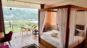 Superior-Studio, Balkon, Talblick