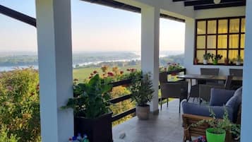 Hus - flere soveværelser - ryger - balkon | Balkon