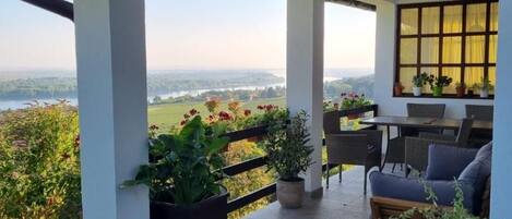 House, Multiple Bedrooms, Smoking, Balcony | Balcony