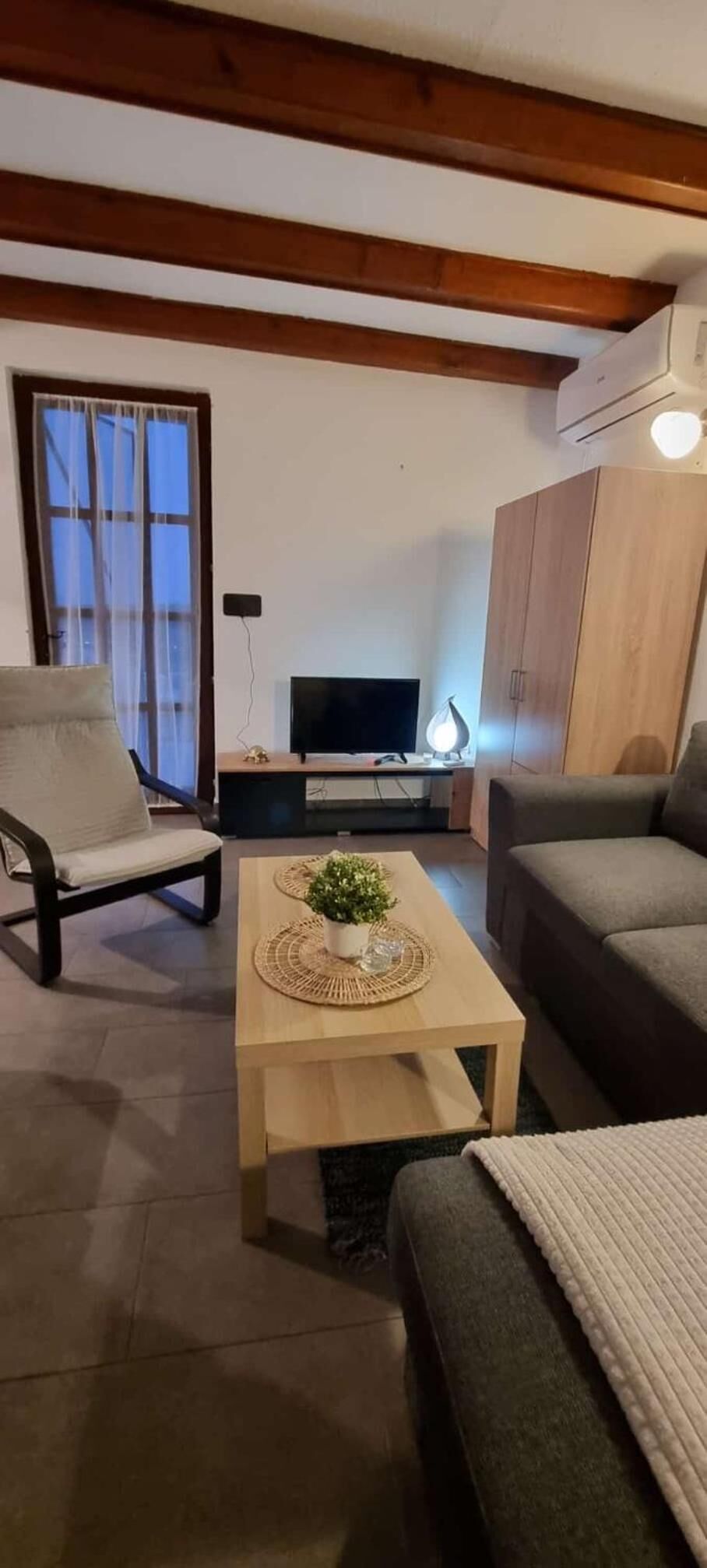 Hus, røyk, balkong | Oppholdsrom