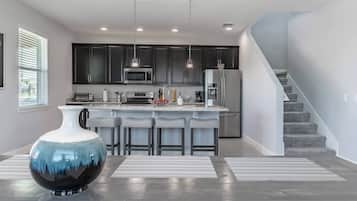 House, 4 Bedrooms | Interior