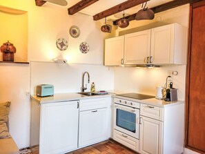Fridge, oven, cookware/dishes/utensils