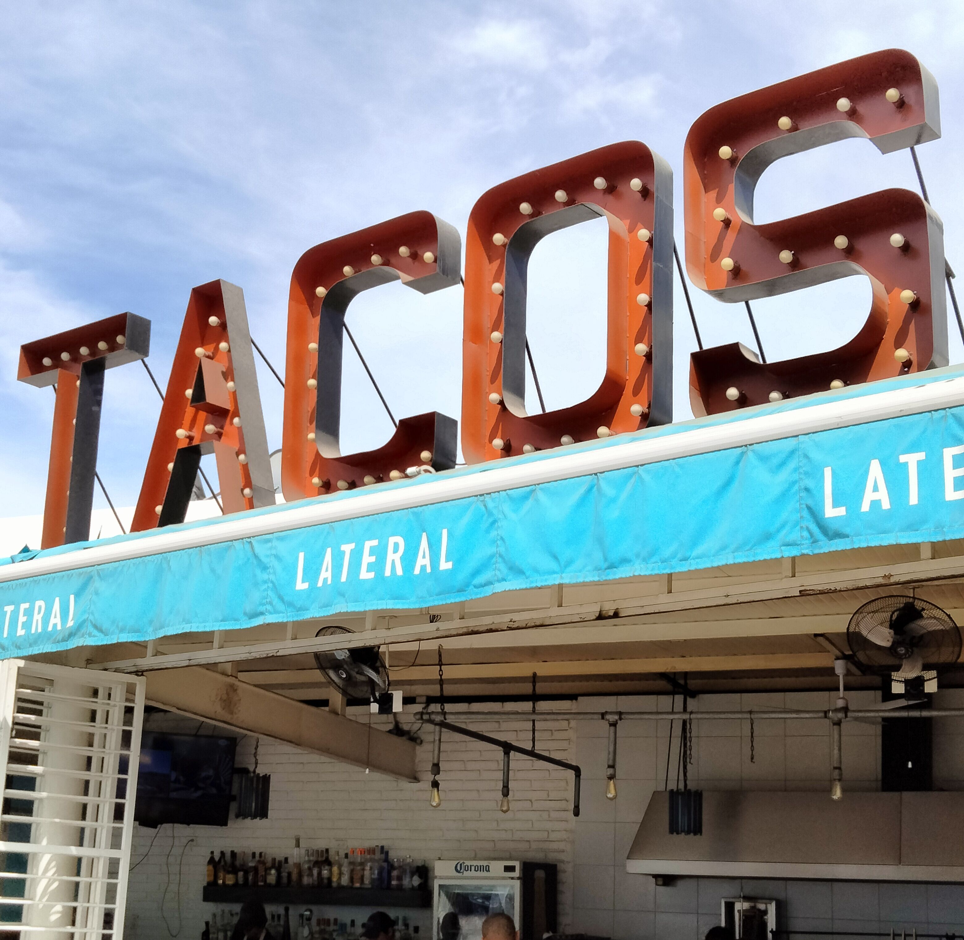 Bar (in der Unterkunft)