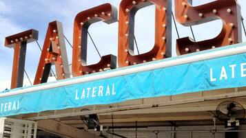 Bar (in der Unterkunft)