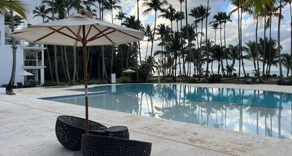 Beachfront Apartment: CosĂłn Bay, Samana, DR