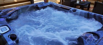 Ty Tomm : Cosy cottage with private spa - Ideal for 2 + baby - Near beach & nature