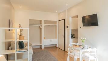 Studio | Living area