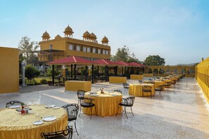 Restaurant - Rawla Ratanpur - Kingfisher Hotel (Bichhiwara)