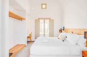 6 slaapkamers, een strijkplank/strijkijzer, wifi, beddengoed