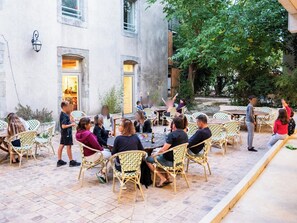 Terrace/patio - Hostel Coeur de Cité (Carcassonne)