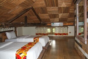 Suite estudio Deluxe | Espacio para trabajar con un portátil y sistema de insonorización