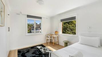 2 bedrooms, desk, iron/ironing board, travel crib