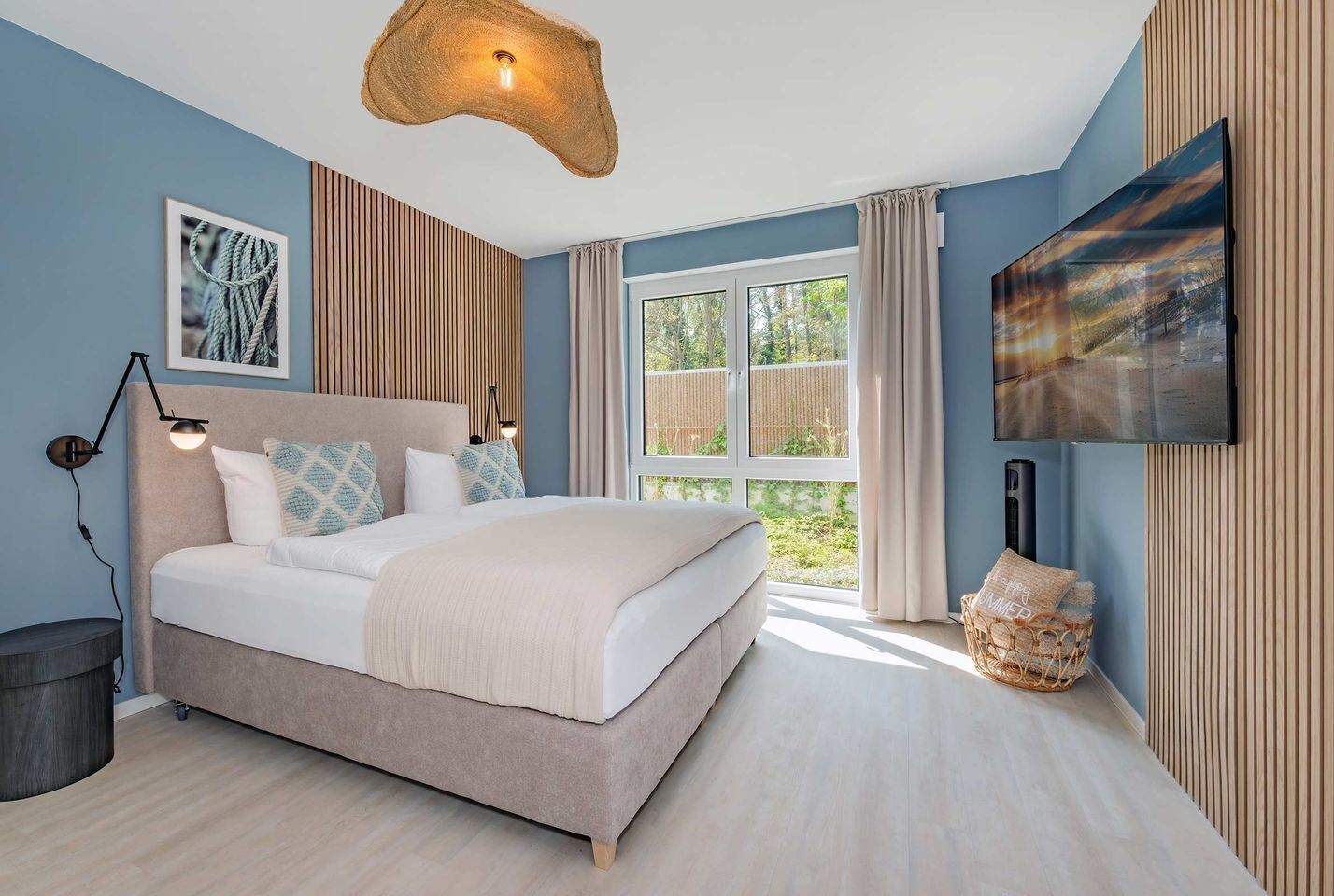 2 bedrooms, iron/ironing board, WiFi