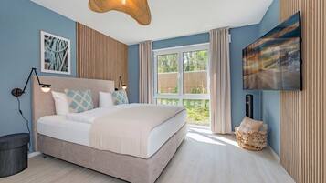 2 bedrooms, iron/ironing board, WiFi