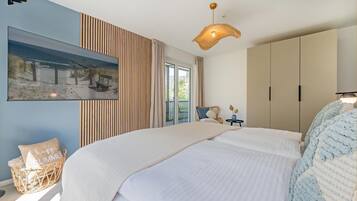 2 bedrooms, iron/ironing board, WiFi