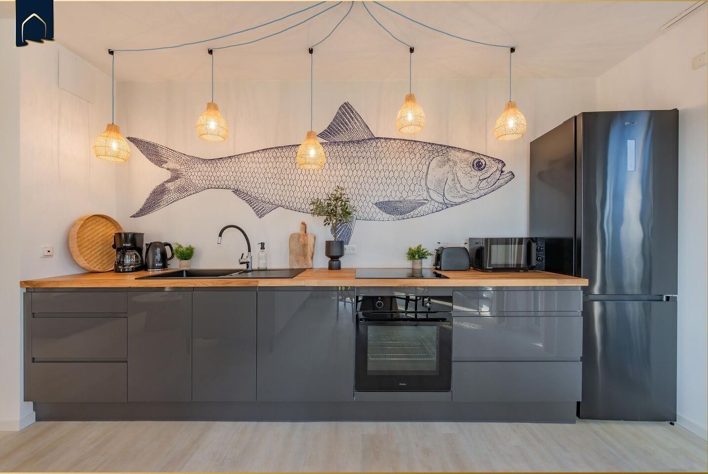 Kühlschrank, Mikrowelle, Ofen, Herdplatte