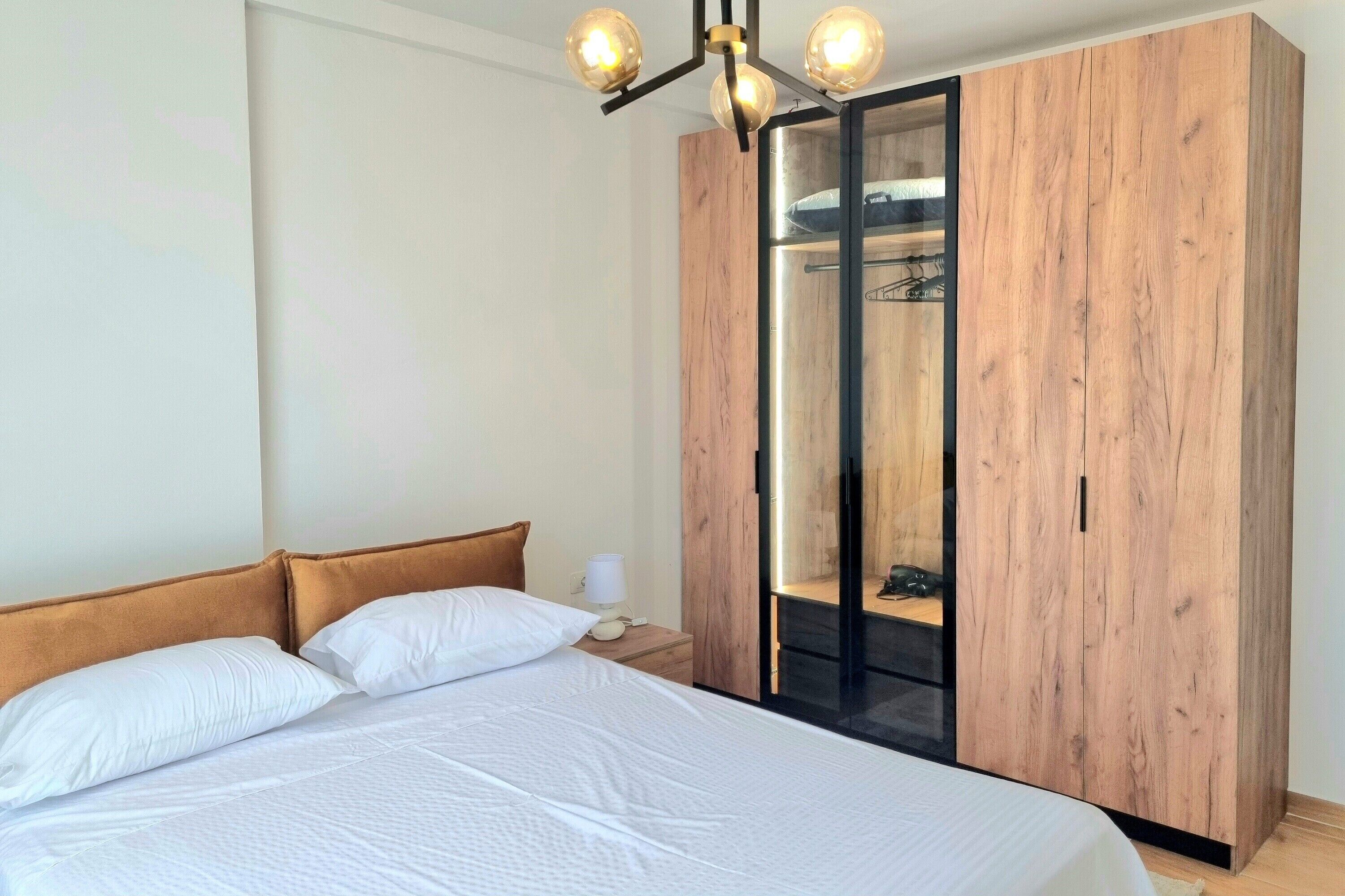 2 عدّة غرف نوم وواي فاي مجانًا وملاءات أسرّة