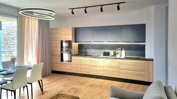 Family Apartment, Multiple Bedrooms (SanPietro Holiday Homes 293) | Private kitchen | Fridge, oven, stovetop, dishwasher