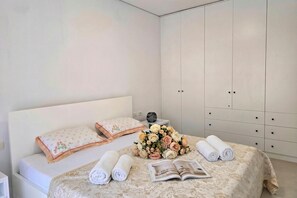 Family Apartment, Multiple Bedrooms (SanPietro Holiday Homes 287) | 2 bedrooms, free WiFi, bed sheets - Sanpietro Holiday Homes (Ishëm)