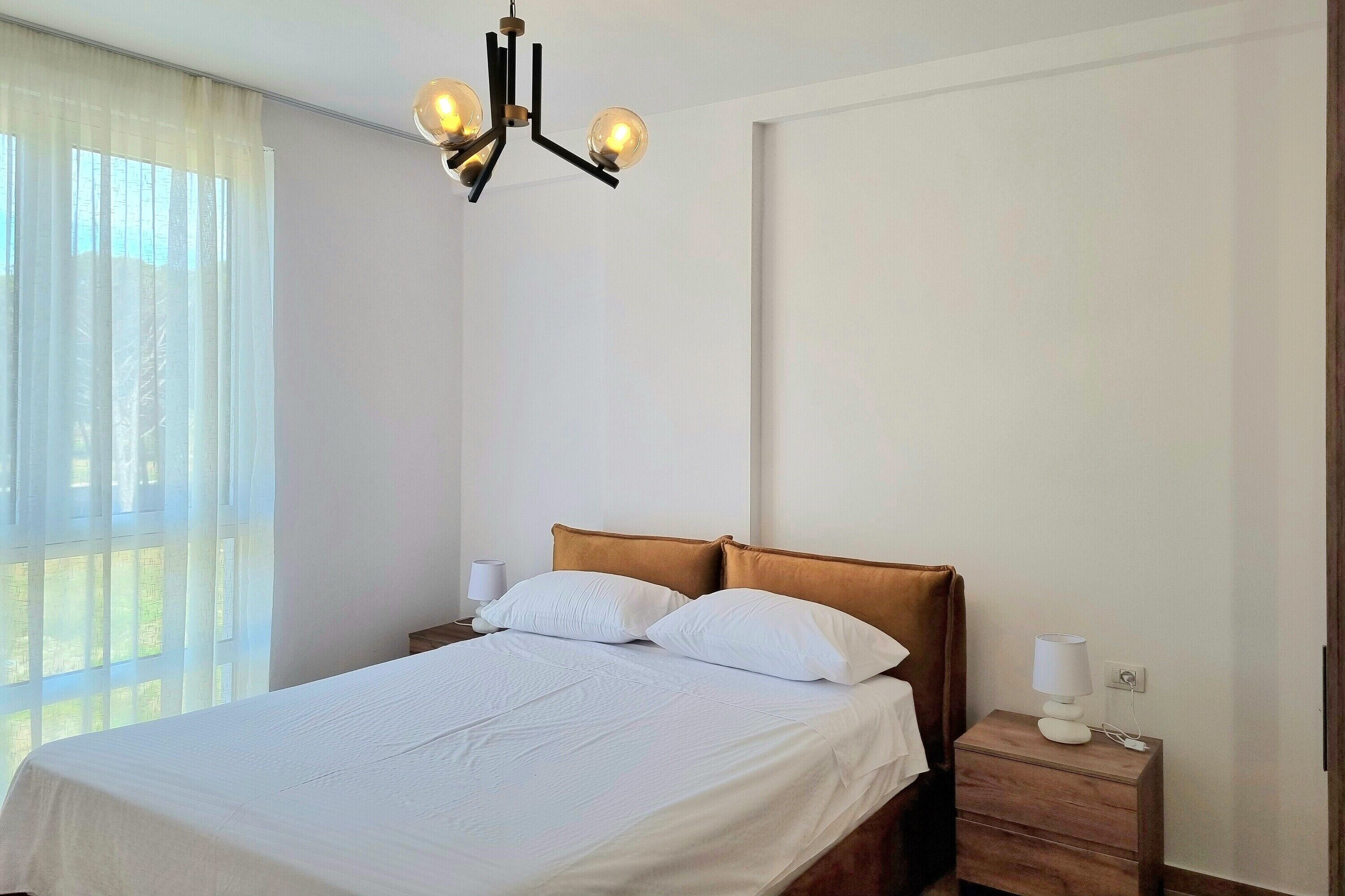 2 عدّة غرف نوم وواي فاي مجانًا وملاءات أسرّة