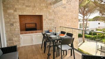 Family Apartment, Multiple Bedrooms (SanPietro Holiday Homes 298) | View from room