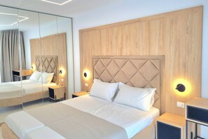 Family Apartment, 2 Bedrooms (SanPietro Holiday Homes 298) | 2 bedrooms, free WiFi, bed sheets