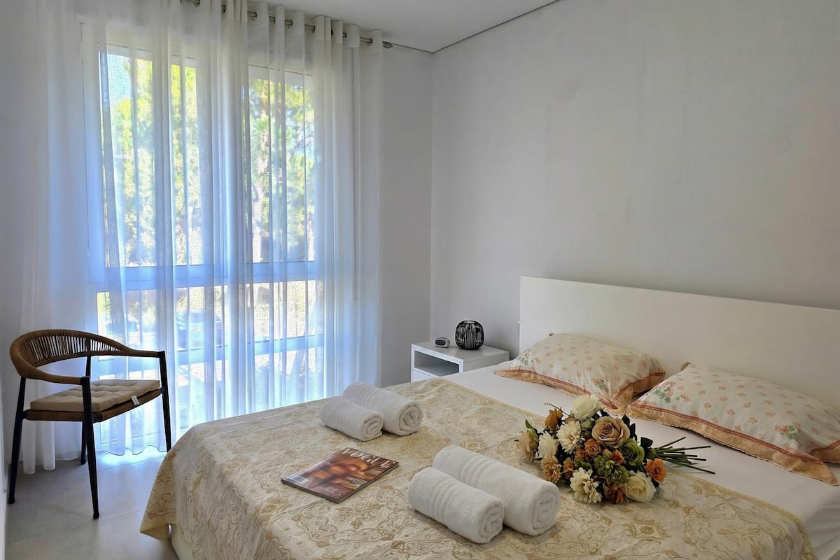 Family Apartment, Multiple Bedrooms (SanPietro Holiday Homes 287) | 2 bedrooms, free WiFi, bed sheets