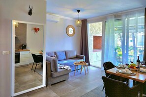 Interior - Sanpietro Holiday Homes (Ishëm)