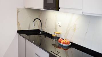 Family Apartment, Multiple Bedrooms (SanPietro Holiday Homes 298) | Private kitchen | Fridge, oven, stovetop, dishwasher