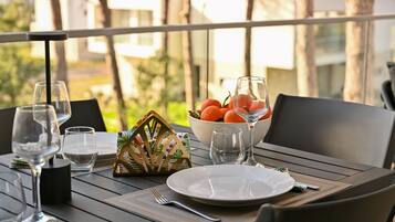 Family Apartment, Multiple Bedrooms (SanPietro Holiday Homes 298) | Balcony