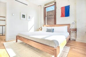 1 habitación, escritorio, tabla de planchar con plancha y wifi gratis 
