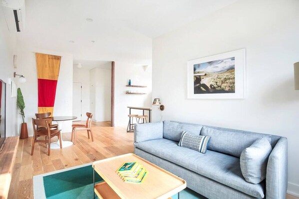 تلفزيون ذكي، كُتُب