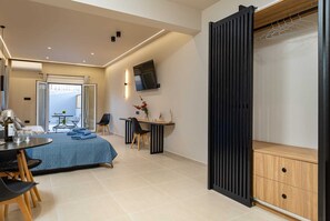1 室のベッド�ルーム、デスク、WiFi (無料)、ベッドシーツ