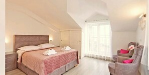 2 bedrooms, iron/ironing board, travel cot, WiFi