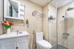 Standard Studio | Bathroom - Hana Home Service Apartment (Ho Chi Minh City)
