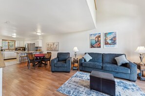 Smart TV, lareira, escritórios