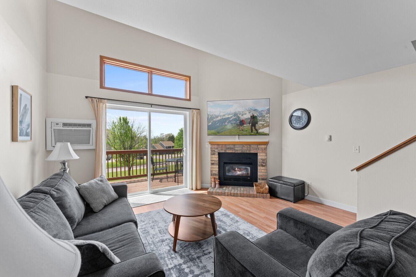 Smart TV, fireplace, offices