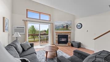 Smart TV, fireplace, offices